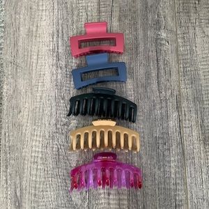 Free hair clip with purchase!